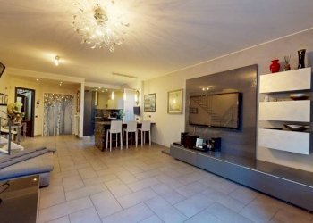 Soggiorno - Appartamento viale Padre Gian Battista Aguggiari, Varese - foto 18