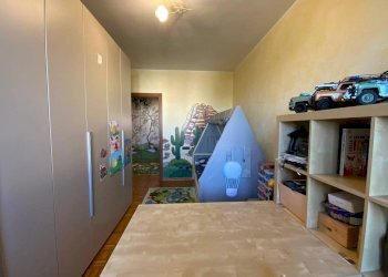 Camera da letto - Appartamento viale Padre Gian Battista Aguggiari, Varese - foto 34