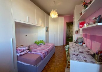 Camera da letto - Appartamento viale Padre Gian Battista Aguggiari, Varese - foto 36