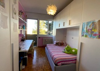 Camera da letto - Appartamento viale Padre Gian Battista Aguggiari, Varese - foto 37