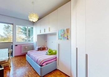 Camera da letto - Appartamento viale Padre Gian Battista Aguggiari, Varese - foto 38