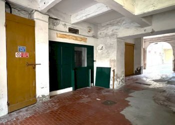 Warehouse via Felice Gazzolo, Genova - photo 2