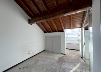 Camera da letto - Ufficio via Luigi Sacco, 2, Varese - foto 4