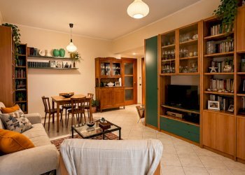 sala e libreria - Casa semi indipendente Aulla - foto 2