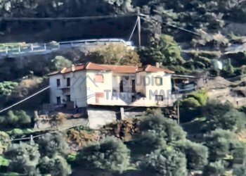 20231118_114333.jpg - Porzione di casa Strada Castellaro, Taggia - foto 3