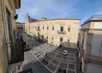 WhatsApp Image 2023-12-13 at 11.37.36 (1).jpeg - Quadrilocale Via Donna Giovanna D'Austria 6, Militello in Val di Catania - foto 1