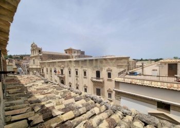 25.jpg - Quadrilocale Via Donna Giovanna D'Austria 6, Militello in Val di Catania - foto 29