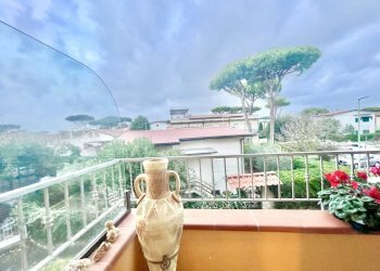 IMG_0360 3.JPG - Quadrilocale Camaiore - foto 1