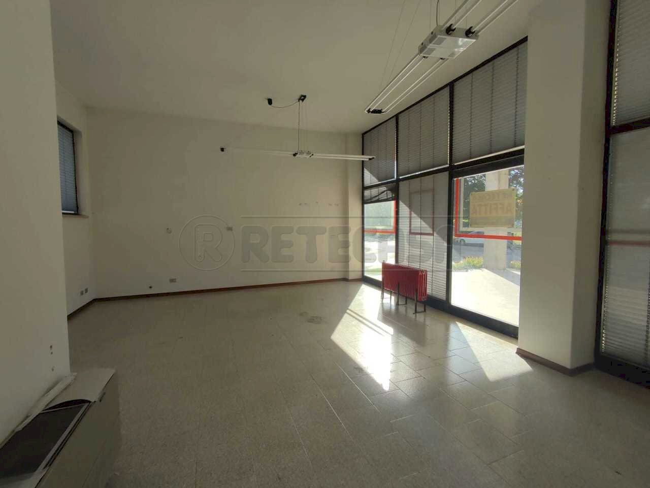 Commercial Premises Montecchio Maggiore - photo 3