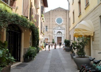 Locale Commerciale via Duomo, Salò - foto 1