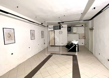 Locale Commerciale via Duomo, Salò - foto 4