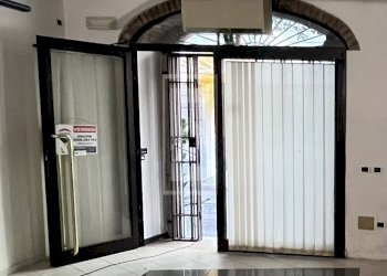 Locale Commerciale via Duomo, Salò - foto 10