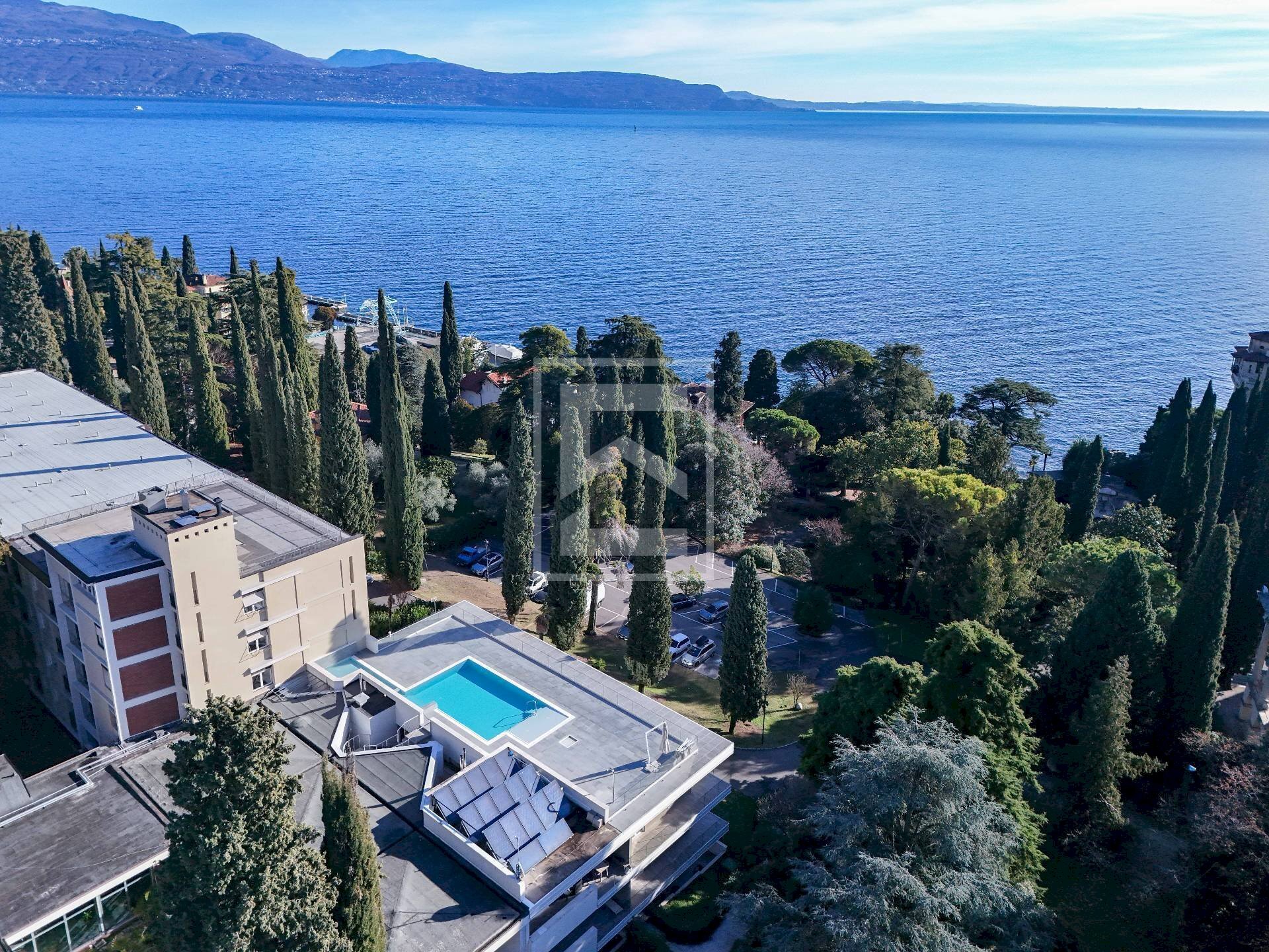 Three-room apartment Via al Vittoriale, Gardone Riviera - photo 1