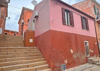 Casa indipendente Via Montebello, La Maddalena - foto 1