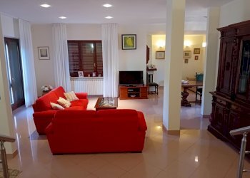 sala da pranzo - Villa Via Fiume Orta 6, Bolognano - foto 7