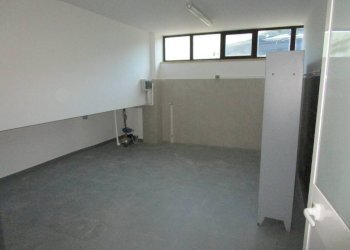 spogliatoio - Capannone SP48, Taranto - foto 20