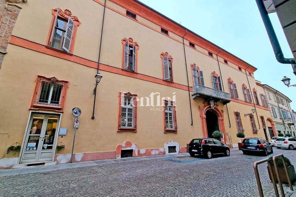 Facciata - Trilocale via Giuseppe Garibaldi, 22, Casale Monferrato - foto 1