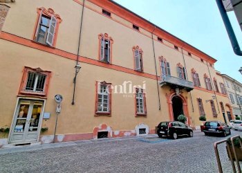 Facciata - Trilocale via Giuseppe Garibaldi, 22, Casale Monferrato - foto 1