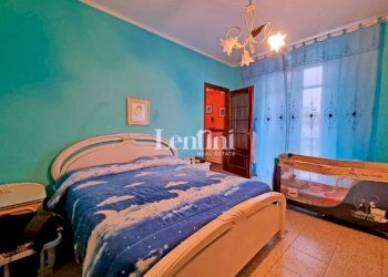 Camera da letto - Trilocale via Giuseppe Garibaldi, 22, Casale Monferrato - foto 9