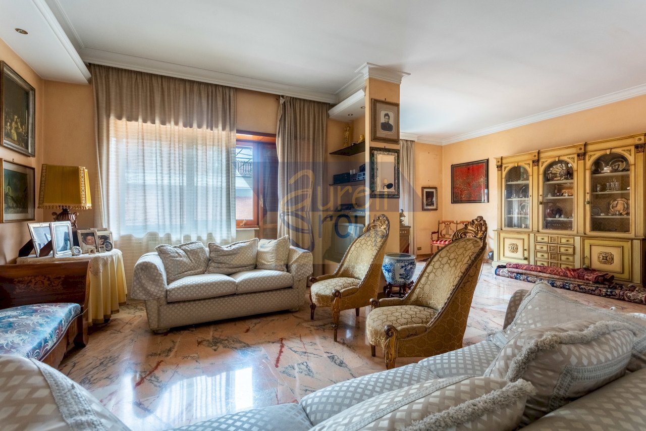 Salone triplo - Appartamento Via Giacomo Costamagna, Roma - foto 2