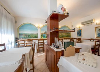 Shop Viale Aldo Moro, Olbia - photo 4