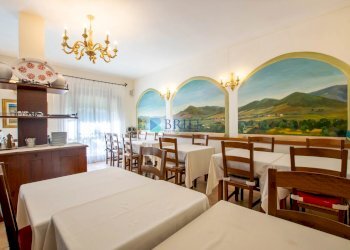 Shop Viale Aldo Moro, Olbia - photo 6