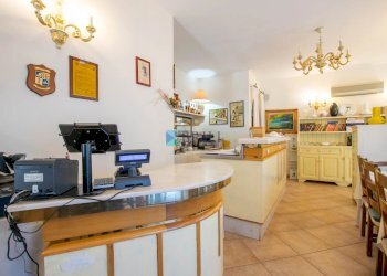 Shop Viale Aldo Moro, Olbia - photo 12