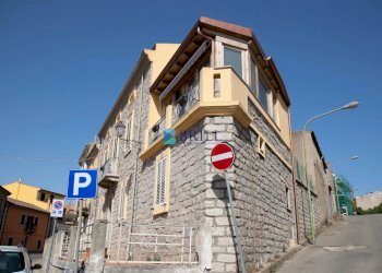 FACCIATA - Terratetto - Terracielo via Nazionale 59 Luras, Luras - foto 1