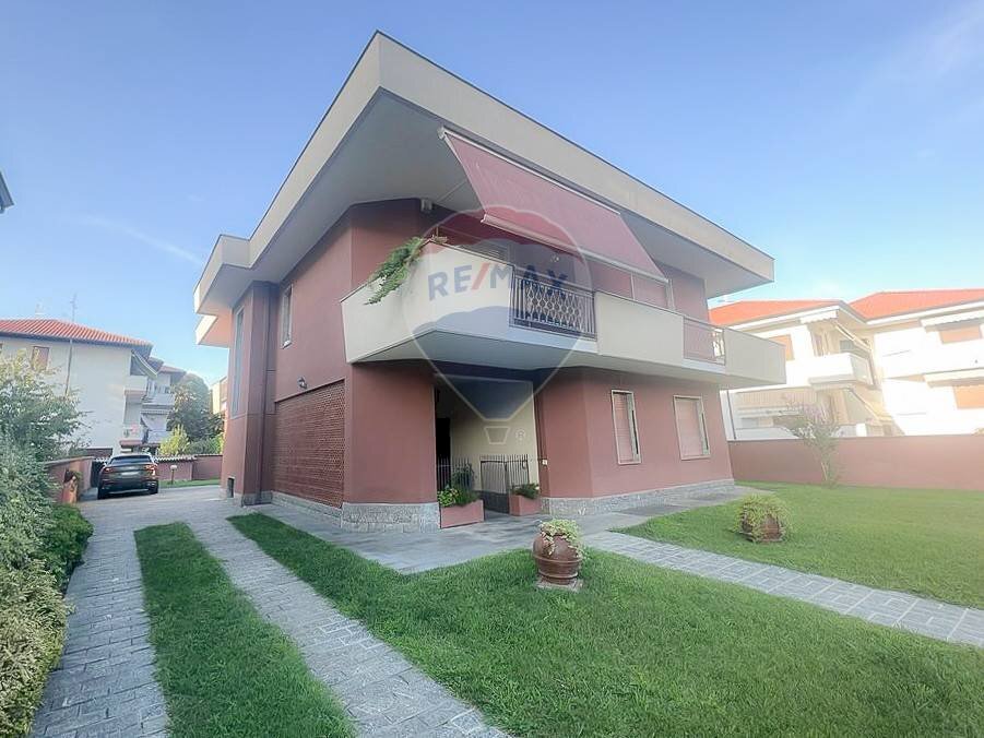 Casa indipendente Via Milano, Buscate - foto 1