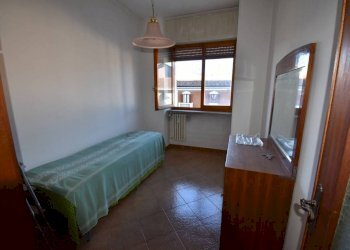 Camera da letto - Two-room apartment piazza Vittorio Alfieri, Mombercelli - photo 6
