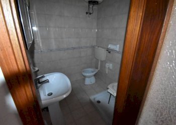 Bagno - Two-room apartment piazza Vittorio Alfieri, Mombercelli - photo 8