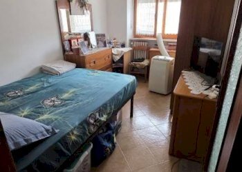 Camera da letto - Two-room apartment piazza Vittorio Alfieri, Mombercelli - photo 11