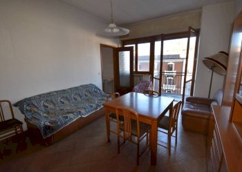 Salone - Two-room apartment piazza Vittorio Alfieri, Mombercelli - photo 2