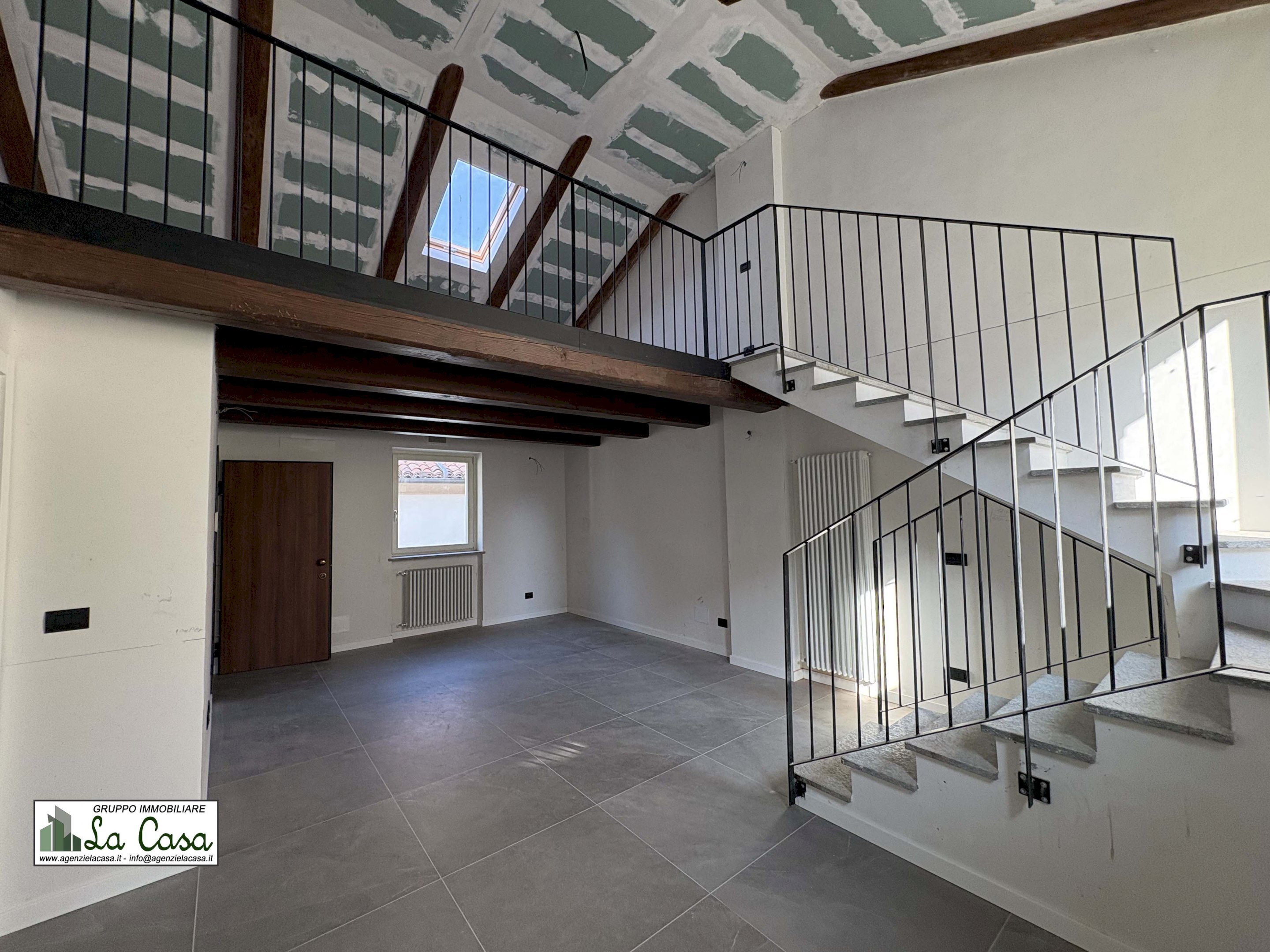 soggiorno - Quadrilocale piazza Italia, Poirino - foto 1