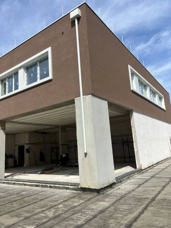 Facciata - Shop viale dei Platani, Cercola - photo 3