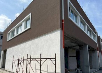 Facciata - Negozio viale dei Platani, Cercola - foto 1