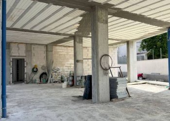 Interno non residenziale - Negozio viale dei Platani, Cercola - foto 17