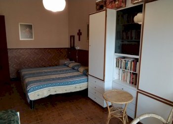 camera da letto - Trilocale Andora - foto 8