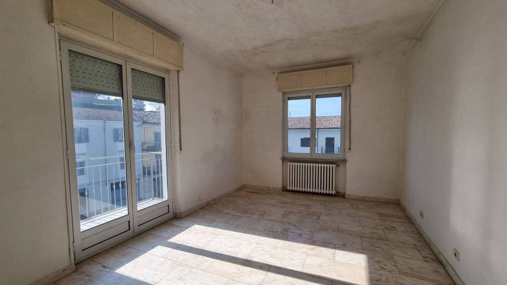 Four-room apartment piazza Unione Europea, Mombercelli - photo 2