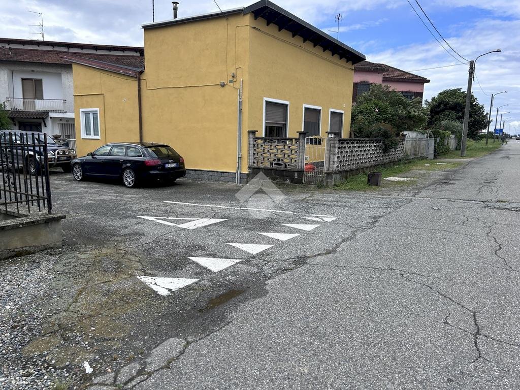 Casa indipendente Via Torino, Tronzano Vercellese - foto 1
