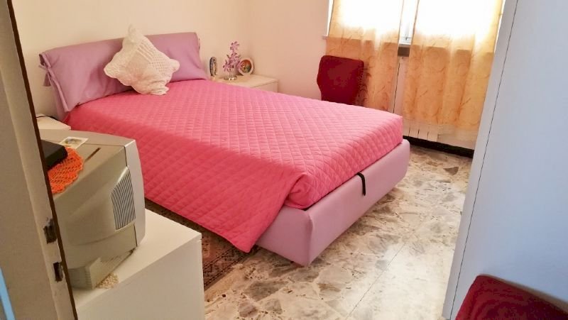 Two-room apartment CORSO VITTORIO VENETO, Savona (neighborhood Centro) - photo 2