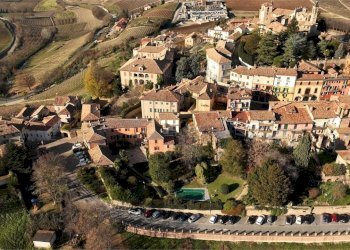 Casa indipendente via Demaria, Neive - foto 1