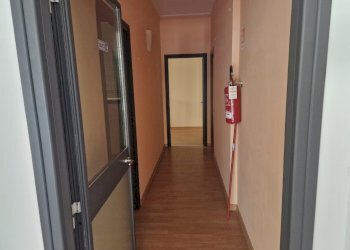 corridoio - Locale Commerciale Via Assisi 47, Perugia - foto 9