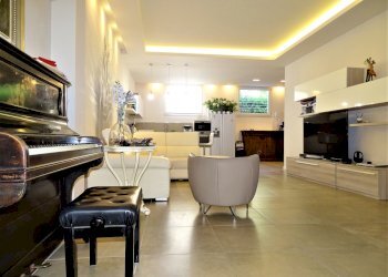 Soggiorno - Appartamento Via della Misericordia, Pontedera - foto 2