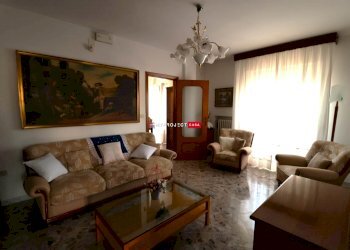 Four-room apartment Centrale, Martina Franca - photo 9