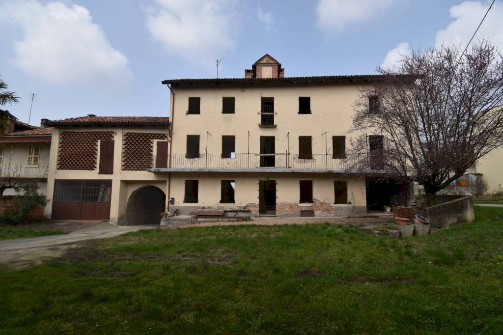 Facciata - Rustico via Lorenzo Adorno, Vigliano d'Asti - foto 1