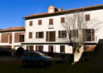 Facciata - Rustico via Lorenzo Adorno, Vigliano d'Asti - foto 4