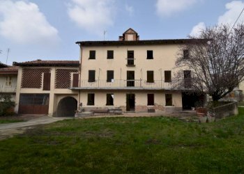 Facciata - Rustico via Lorenzo Adorno, Vigliano d'Asti - foto 1