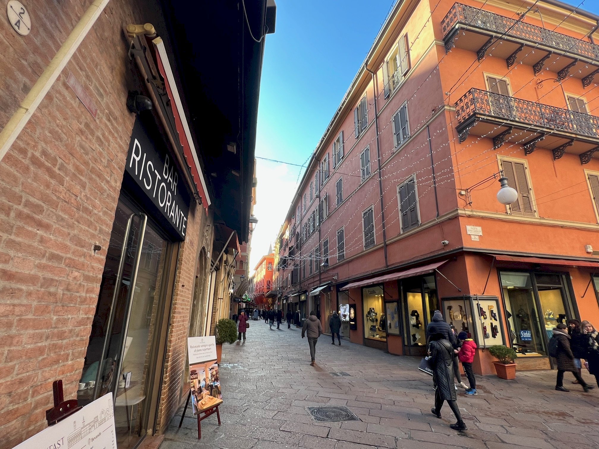 Negozio VIA D'AZEGLIO, Bologna (zona Centro Storico) - foto 3