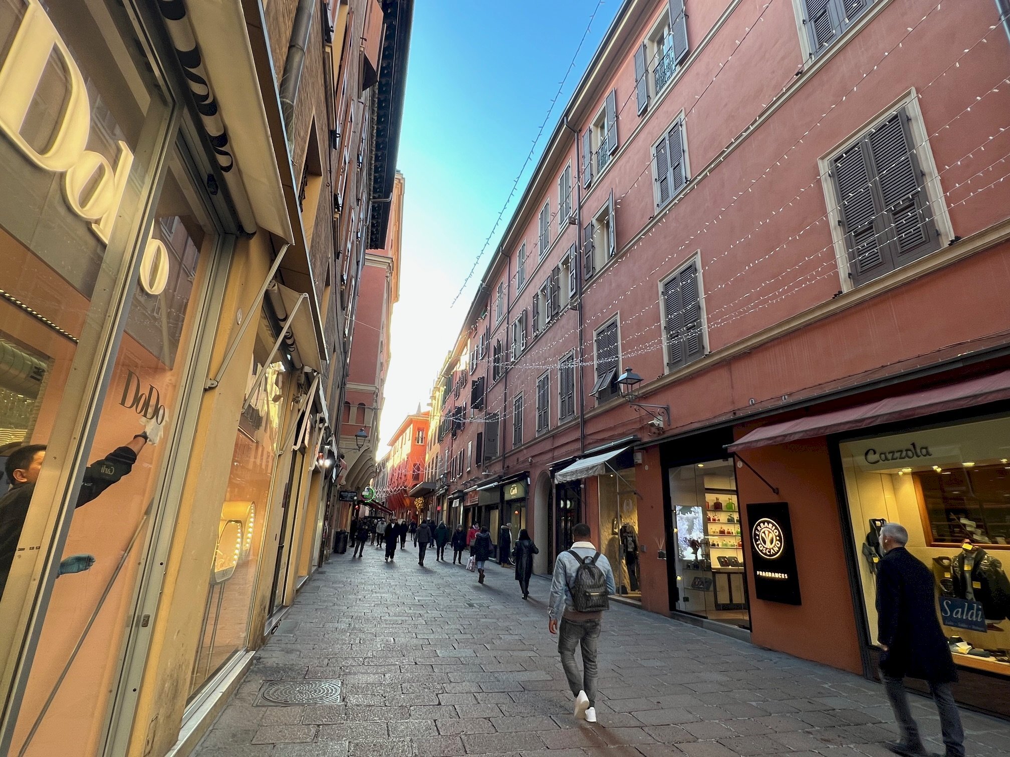 Negozio VIA D'AZEGLIO, Bologna (zona Centro Storico) - foto 1